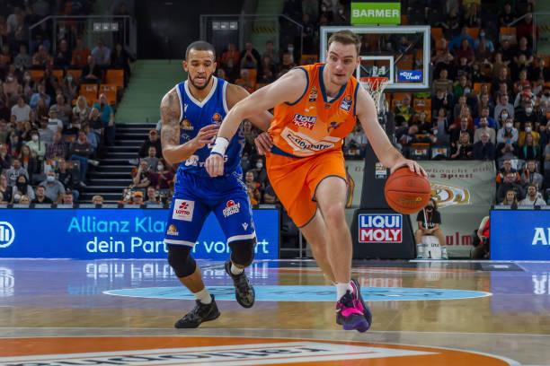 扮演了至关 扮演了至关